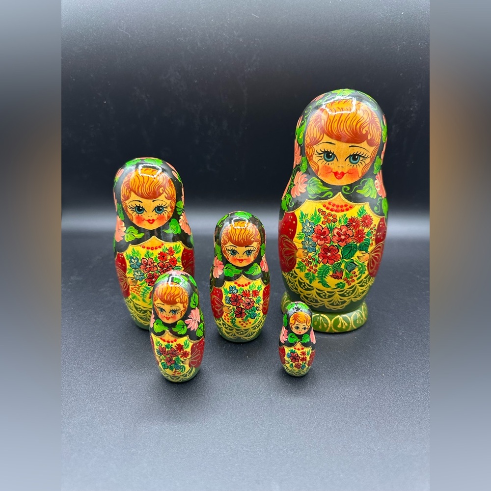 Vintage 1991 Zagorsk Russian Matryoshka Nesting Doll – 5 Pc, Signed, Soviet Era